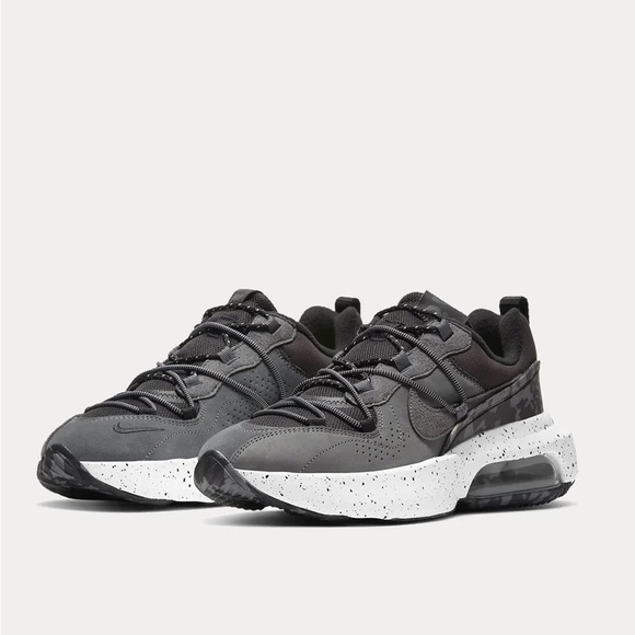 Nike Shoes - Nike Air Max Viva